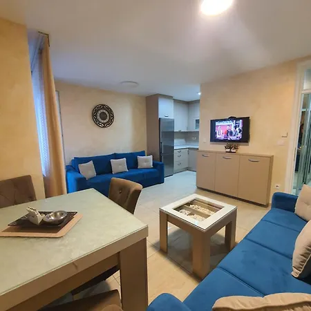 Kristina,istocno Sarajevo,vojvode Radomira Putnika 49d Sarajevo
